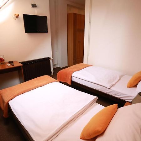 Bed and Breakfast Rustika Sobe Осиек Экстерьер фото